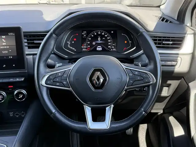 ルノー ルノー キャプチャー インテンス テックパック 静岡県 2021(令3)年 2.6万km パール レザーシート/BSM/純正ディスプレイオーディオ/(BT/CarPlay/USB)/360°カメラ/ACC/LKA/パーキングアシスト/パワーシート/シートヒーター/スマートキー/ETC/ドライブレコーダー/フロアマット/純正18インチアルミホイール/保証書/取説/スペアキー