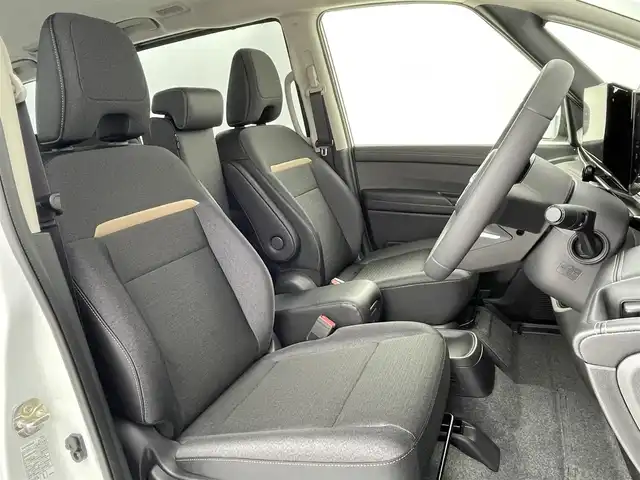 日産 セレナ e－パワー ハイウェイスター V 大阪府 2025(令7)年 0.1千km パール 360°セーフティアシスト/　・プロパイロット/　・インテリジェントエマージェンシーブレーキ/　・前方運転支援/　・側方運転支援/　・後方・駐車時運転支援/純正ナビ/　フルセグ/Bluetooth/AM/FM/インテリジェントアラウンドモニター/バックカメラ/フロントカメラ/サイドカメラ/両側パワースライドドア/LEDオートライト/LEDフォグランプ/ハイビームアシスト/後席サンシェード/電子パーキング/ブレーキホールド/スマートキー/本革巻きステアリング/ビルトインETC2.0