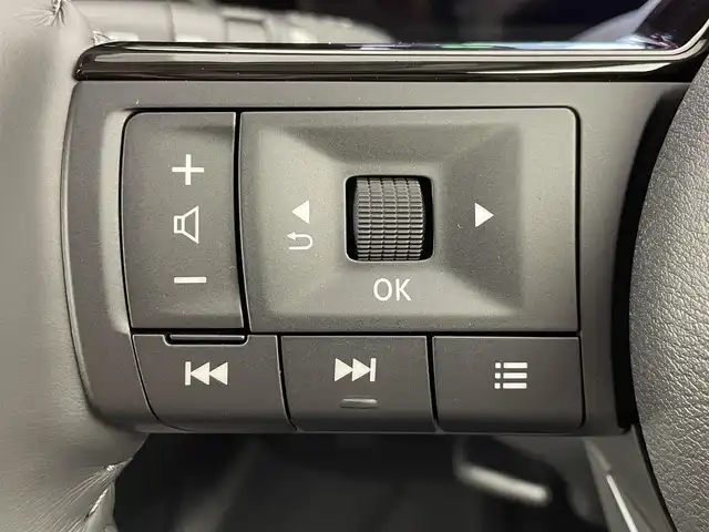 日産 セレナ e－パワー ハイウェイスター V 大阪府 2025(令7)年 0.1千km パール 360°セーフティアシスト/　・プロパイロット/　・インテリジェントエマージェンシーブレーキ/　・前方運転支援/　・側方運転支援/　・後方・駐車時運転支援/純正ナビ/　フルセグ/Bluetooth/AM/FM/インテリジェントアラウンドモニター/バックカメラ/フロントカメラ/サイドカメラ/両側パワースライドドア/LEDオートライト/LEDフォグランプ/ハイビームアシスト/後席サンシェード/電子パーキング/ブレーキホールド/スマートキー/本革巻きステアリング/ビルトインETC2.0