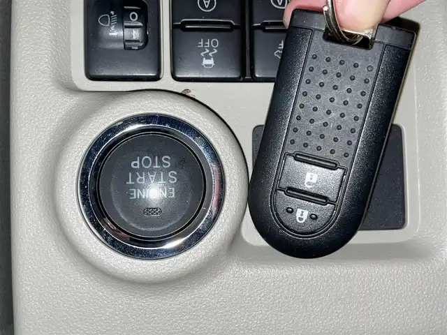 トヨタ パッソ X　S 神奈川県 2021(令3)年 2.3万km ダークエメラルドマイカ プッシュスタート/スペアキー1本/バックカメラ/ETC/衝突軽減装置/コーナーセンサー/電動格納ミラー/社外SDナビ/フルセグTV/Bluetooth接続/ドアバイザー/フロアマット