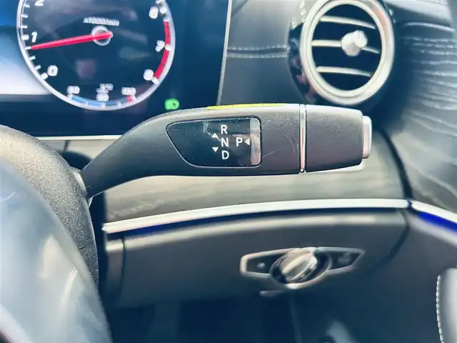 メルセデス・ベンツ Ｅ３００ アバンギャルド スポーツ 大阪府 2020(令2)年 0.7万km セレナイトグレー レザーエクスクルーシブP/レーダーセーフティP/サンルーフ/HUD/ACC/Burmeste/純正ナビ/TV/360度カメラ/applecarplay/純正19インチAW/LEDヘッドライト/アンビエントライト/電動リアゲート/ブラインドスポット/黒革/メモリ付きパワーシート/シートヒーター/パフュームアトマイザー/クリアランスソナー