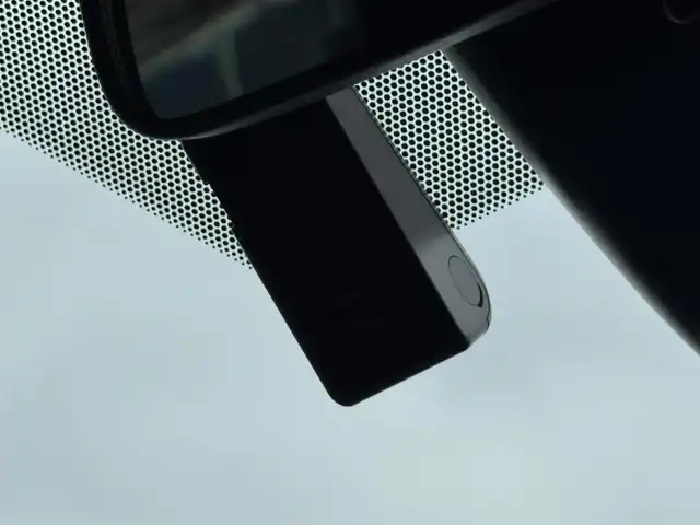 トヨタ ノア Si ダブルバイビー 滋賀県 2018(平30)年 2.9万km ブラック 純正１０インチナビ/（CD/DVD/Bluetooth/フルセグTV）/バックカメラ/両側パワースライドドア/前方ドライブレコーダー/クルーズコントロール/ＭＴモード付ＡＴ/オートハイビーム/ＥＴＣ/ステアリングリモコン/ハーフレザーシート/LEDヘッドライト/オートライト/オートハイビーム/スマートキー