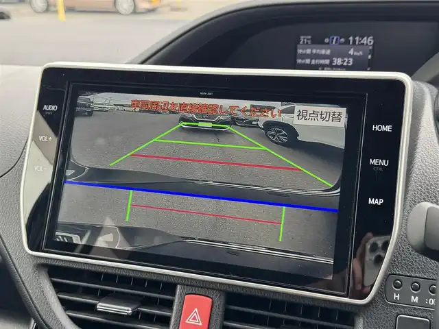 トヨタ ノア Si ダブルバイビー 滋賀県 2018(平30)年 2.9万km ブラック 純正１０インチナビ/（CD/DVD/Bluetooth/フルセグTV）/バックカメラ/両側パワースライドドア/前方ドライブレコーダー/クルーズコントロール/ＭＴモード付ＡＴ/オートハイビーム/ＥＴＣ/ステアリングリモコン/ハーフレザーシート/LEDヘッドライト/オートライト/オートハイビーム/スマートキー