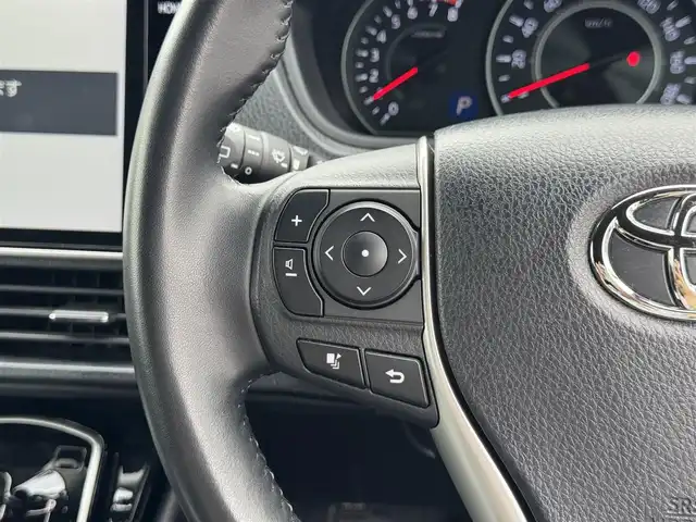 トヨタ ノア Si ダブルバイビー 滋賀県 2018(平30)年 2.9万km ブラック 純正１０インチナビ/（CD/DVD/Bluetooth/フルセグTV）/バックカメラ/両側パワースライドドア/前方ドライブレコーダー/クルーズコントロール/ＭＴモード付ＡＴ/オートハイビーム/ＥＴＣ/ステアリングリモコン/ハーフレザーシート/LEDヘッドライト/オートライト/オートハイビーム/スマートキー