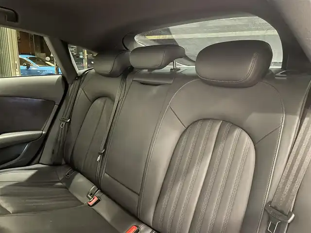 アウディ Ａ７ SB 2.0 TFSI クワトロ S LINE P 愛知県 2017(平29)年 5.5万km グレイシアホワイトメタリック アシスタンスＰＫＧ　/マトリクスＬＥＤヘッドライト/黒レザーシート　/シートヒーター　/ＢＯＳＥサウンド　/ＭＭＩナビゲーション　/Ｂｌｕｅｔｏｏｔｈ　/バックカメラ　/フルセグＴＶ　/ＡＣＣ　/ＬＫＡ　/ＢＳＭ　/ＥＴＣ２．０/パワーバックドア/ウィンカーミラー/アイドリングストップ