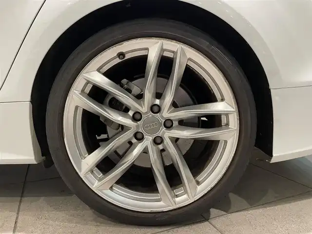アウディ Ａ７ SB 2.0 TFSI クワトロ S LINE P 愛知県 2017(平29)年 5.5万km グレイシアホワイトメタリック アシスタンスＰＫＧ　/マトリクスＬＥＤヘッドライト/黒レザーシート　/シートヒーター　/ＢＯＳＥサウンド　/ＭＭＩナビゲーション　/Ｂｌｕｅｔｏｏｔｈ　/バックカメラ　/フルセグＴＶ　/ＡＣＣ　/ＬＫＡ　/ＢＳＭ　/ＥＴＣ２．０/パワーバックドア/ウィンカーミラー/アイドリングストップ