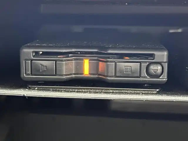 ダイハツ タフト G クロムベンチャー 佐賀県 2022(令4)年 4万km フォレストカーキメタリック ワンオーナー/純正9インチディスプレイオーディオ/フルセグTV/Bluetooth/Androidauto/Applecarplay/ガラスルーフ/バックカメラ/衝突被害軽減システム/横滑り防止装置/オートライト/オートマチックハイビーム/LEDヘッドライト/フォグライト/クリアランスソナー/電動パーキング/ブレーキホールド/前方ドライブレコーダー/運転席・助手席シートヒーター/純正15インチアルミホイール/スマートキー/スペアキー×1/プッシュスタート