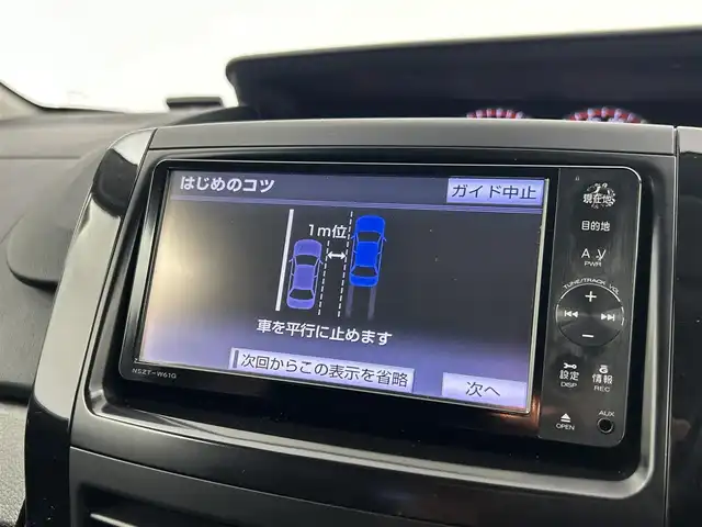 トヨタ ノア Si G’s 千葉県 2012(平24)年 5.6万km シルバーM 禁煙車/純正７型ナビ（NSZT-W61G）/AM＆FM＆Bluetooth＆CD＆DVD/両側電動スライドドア　/ビルトインＥＴＣ　/バックカメラ　/パドルシフト　/専用シート/専用16インチアルミホイール　/専用フロアマット /電動格納サイドミラー /ＬＥＤビーム　/HIDヘッドライト（オートライト付）/フォグランプ/社外センターコンソール/ウィンカーミラー/プッシュスタート/USBポート/ステアリングスイッチ