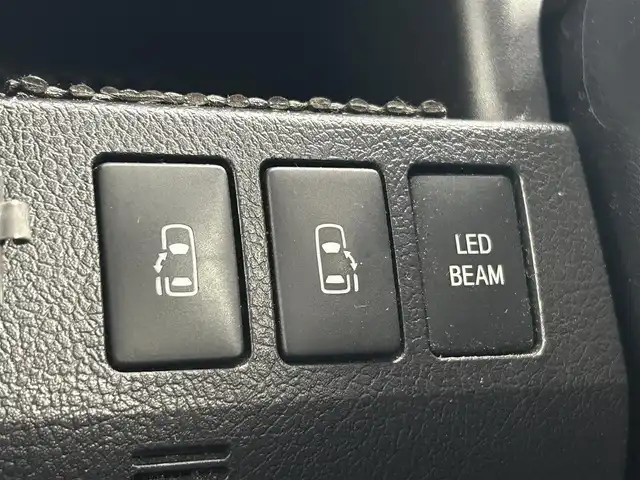 トヨタ ノア Si G’s 千葉県 2012(平24)年 5.6万km シルバーM 禁煙車/純正７型ナビ（NSZT-W61G）/AM＆FM＆Bluetooth＆CD＆DVD/両側電動スライドドア　/ビルトインＥＴＣ　/バックカメラ　/パドルシフト　/専用シート/専用16インチアルミホイール　/専用フロアマット /電動格納サイドミラー /ＬＥＤビーム　/HIDヘッドライト（オートライト付）/フォグランプ/社外センターコンソール/ウィンカーミラー/プッシュスタート/USBポート/ステアリングスイッチ