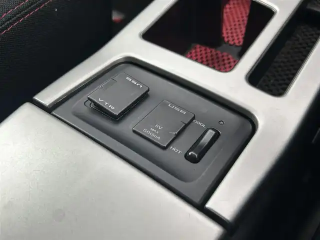 トヨタ ノア Si G’s 千葉県 2012(平24)年 5.6万km シルバーM 禁煙車/純正７型ナビ（NSZT-W61G）/AM＆FM＆Bluetooth＆CD＆DVD/両側電動スライドドア　/ビルトインＥＴＣ　/バックカメラ　/パドルシフト　/専用シート/専用16インチアルミホイール　/専用フロアマット /電動格納サイドミラー /ＬＥＤビーム　/HIDヘッドライト（オートライト付）/フォグランプ/社外センターコンソール/ウィンカーミラー/プッシュスタート/USBポート/ステアリングスイッチ