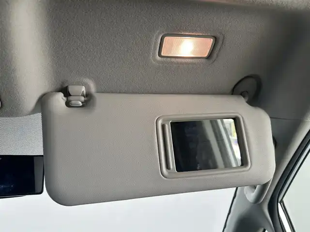 トヨタ ノア Si G’s 千葉県 2012(平24)年 5.6万km シルバーM 禁煙車/純正７型ナビ（NSZT-W61G）/AM＆FM＆Bluetooth＆CD＆DVD/両側電動スライドドア　/ビルトインＥＴＣ　/バックカメラ　/パドルシフト　/専用シート/専用16インチアルミホイール　/専用フロアマット /電動格納サイドミラー /ＬＥＤビーム　/HIDヘッドライト（オートライト付）/フォグランプ/社外センターコンソール/ウィンカーミラー/プッシュスタート/USBポート/ステアリングスイッチ