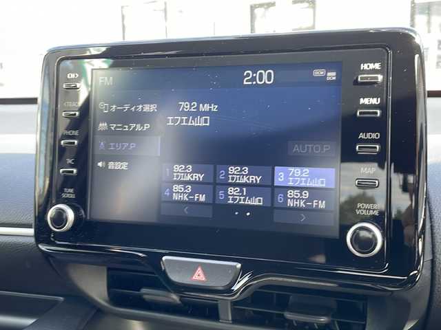 トヨタ ヤリス ハイブリッド Z 山口県 2022(令4)年 1.1万km シルバーメタリック ワンオーナー/純正ディスプレイオーディオ/BT/USB/Miracast/全周囲カメラ/純正LEDヘッドライト/オートライト/オートハイビーム/ヘッドライトレベライザー/前席シートヒーター/革巻きステアリング/ステアリングヒーター/ステアリングスイッチ/クルーズコントロール/衝突被害軽減ブレーキ/LDA/BSM/横滑り防止/コーナーセンサー/パーキングアシスト/スマートキー×２/前後タイプドライブレコーダー/純正フロアマット/電動格納ウインカードアミラー(オート機能付き)