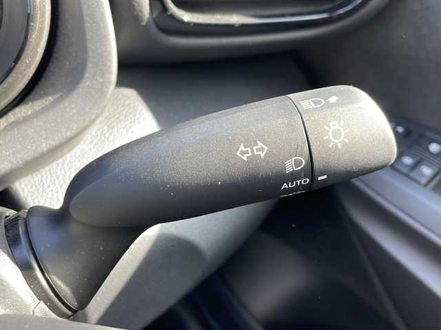 トヨタ ヤリス ハイブリッド Z 山口県 2022(令4)年 1.1万km シルバーメタリック ワンオーナー/純正ディスプレイオーディオ/BT/USB/Miracast/全周囲カメラ/純正LEDヘッドライト/オートライト/オートハイビーム/ヘッドライトレベライザー/前席シートヒーター/革巻きステアリング/ステアリングヒーター/ステアリングスイッチ/クルーズコントロール/衝突被害軽減ブレーキ/LDA/BSM/横滑り防止/コーナーセンサー/パーキングアシスト/スマートキー×２/前後タイプドライブレコーダー/純正フロアマット/電動格納ウインカードアミラー(オート機能付き)