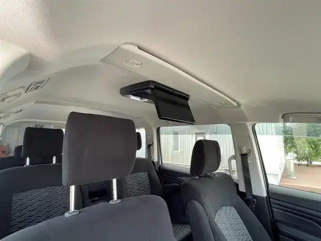 三菱 デリカＤ：５ P 岡山県 2021(令3)年 4.6万km ウォームホワイトパール 純正10.5インチナビ/フルセグTV、Bluetooth、HDMI、USB、AM、FM/純正11.5インチフリップダウンモニター/パワーバックドア/運転席パワーシート/前席シートヒーター/ステアリングヒーター/全方位カメラ/両側パワースライドドア/ETC/パドルシフト/JAOSマッドガード/パートタイム4WD/マルチLEDヘッドライト/電動パーキングブレーキ/後側方車両検知警報システム/後退時交差車両検知警報システム/三菱e-Assist/・車線逸脱警報システム/・レーダークルーズコントロール/・衝突被害軽減システム/・オートマチックハイビーム/・誤発進抑制機能