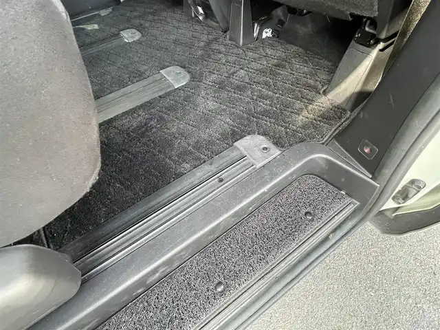 三菱 デリカＤ：５ P 岡山県 2021(令3)年 4.6万km ウォームホワイトパール 純正10.5インチナビ/フルセグTV、Bluetooth、HDMI、USB、AM、FM/純正11.5インチフリップダウンモニター/パワーバックドア/運転席パワーシート/前席シートヒーター/ステアリングヒーター/全方位カメラ/両側パワースライドドア/ETC/パドルシフト/JAOSマッドガード/パートタイム4WD/マルチLEDヘッドライト/電動パーキングブレーキ/後側方車両検知警報システム/後退時交差車両検知警報システム/三菱e-Assist/・車線逸脱警報システム/・レーダークルーズコントロール/・衝突被害軽減システム/・オートマチックハイビーム/・誤発進抑制機能