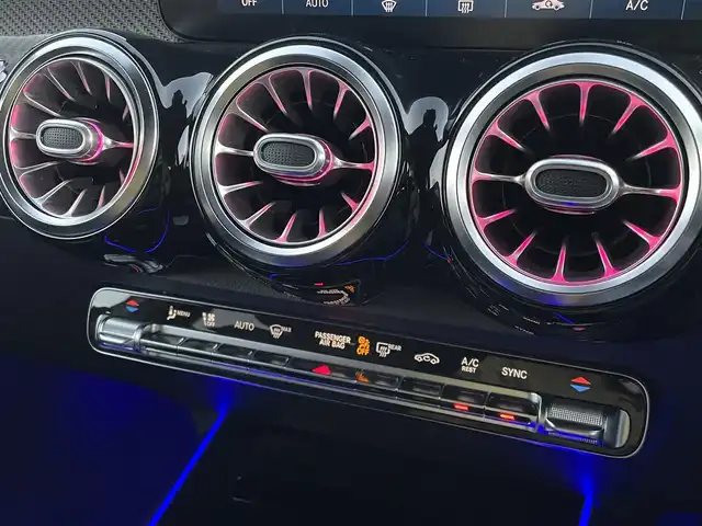 メルセデス・ベンツ ＧＬＢ２００ｄ AMGライン 東京都 2020(令2)年 4.3万km マウンテングレー 純正ナビ／ＴＶ　/３６０°カメラ　/ハーフレザー　/ＥＴＣ　/パワーバックドア　/純正ＯＰドラレコ　/ＡＣＣ　/ＢＳＭ　/レーンキープ　/ＬＥＤライト　/シートヒーター