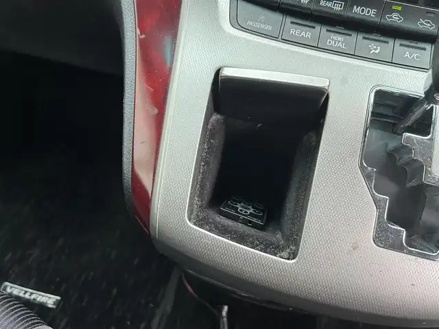 トヨタ ヴェルファイア 2．4Z 千葉県 2009(平21)年 9.4万km グレーM 両側パワースライドドア/フリップダウンモニター/純正７インチＨＤＤナビ/ワンセグＴＶ/ＥＴＣ/オットマンシート/社外１７インチアルミホイール/プッシュスタート/スマートキー