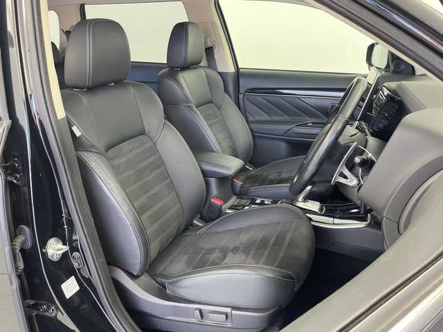 三菱 アウトランダー ＰＨＥＶ G Limited Edition 山形県 2018(平30)年 2.1万km アメジストブラック アルパイン１１インチナビ/（Ｂｌｕｅｔｏｏｔｈ接続/フルセグTV/追従型クルコン/バックカメラ/ドライブレコーダー/ＥＴＣ/ステアリングヒーター/前席パワーシート/前席シートヒーター/ハーフレザーシート/純正アルミホイール/前後センサー/AC1500W QUICK CHARGE（急速充電機能）付/LEDオートライト/オートハイビーム/フォグランプ/衝突被害軽減/レーンキープアシスト/スペアキー１本/ワンオーナー/保証書/取扱説明書