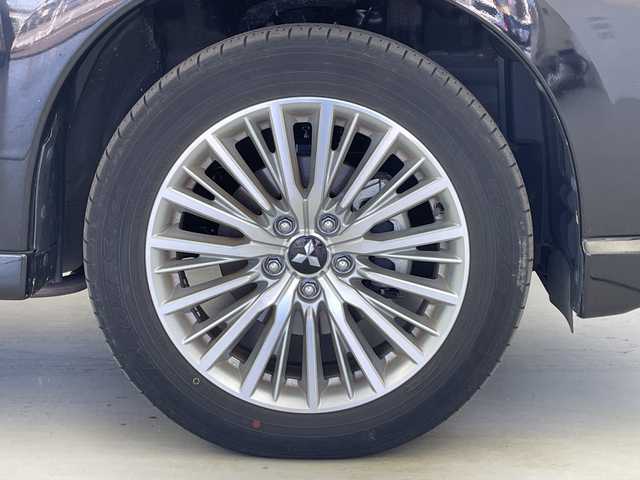 三菱 アウトランダー ＰＨＥＶ G Limited Edition 山形県 2018(平30)年 2.1万km アメジストブラック アルパイン１１インチナビ/（Ｂｌｕｅｔｏｏｔｈ接続/フルセグTV/追従型クルコン/バックカメラ/ドライブレコーダー/ＥＴＣ/ステアリングヒーター/前席パワーシート/前席シートヒーター/ハーフレザーシート/純正アルミホイール/前後センサー/AC1500W QUICK CHARGE（急速充電機能）付/LEDオートライト/オートハイビーム/フォグランプ/衝突被害軽減/レーンキープアシスト/スペアキー１本/ワンオーナー/保証書/取扱説明書