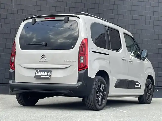 シトロエン シトロエン ベルランゴ シャイン ブルーHDi 三重県 2022(令4)年 4.2万km サーブル ワンオーナー/モジュトップ/AppleCarPlay/AndroidAuto/バックカメラ/サイドカメラ/アクティブセーフティブレーキ/ブラインドスポッ/ パドルシフト/純正16インチアルミ/ETC/保証書/取扱説明書/スペアキー1本