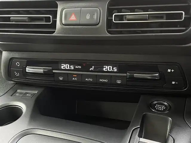 シトロエン シトロエン ベルランゴ シャイン ブルーHDi 三重県 2022(令4)年 4.2万km サーブル ワンオーナー/モジュトップ/AppleCarPlay/AndroidAuto/バックカメラ/サイドカメラ/アクティブセーフティブレーキ/ブラインドスポッ/ パドルシフト/純正16インチアルミ/ETC/保証書/取扱説明書/スペアキー1本