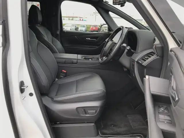 トヨタ アルファード Z 鳥取県 2024(令6)年 2.6万km プラチナホワイトパールマイカ ４・W・D/ワンオーナー/純正14インチコネクティッドナビ/フルセグ/BT/Miracast/パノラミックビューモニターモニター/ETC2.0・前後ドライブレコーダー/左右独立ムーンルーフ/トヨタセーフティセンス/ブラインドスポットモニター/ヘッドアップディスプレイ/ユニバーサルステップ/両側パワースライドドア/パワーバックドア/デジタルインナーミラー/タイプC接続　　/合皮レザーシート/前席パワーシート/運転席メモリーシート/前後席シートヒーター/エアシート/三眼LEDヘットライト/純正18インチアルミホイール/プッシュエンジンスタート/スペアキー