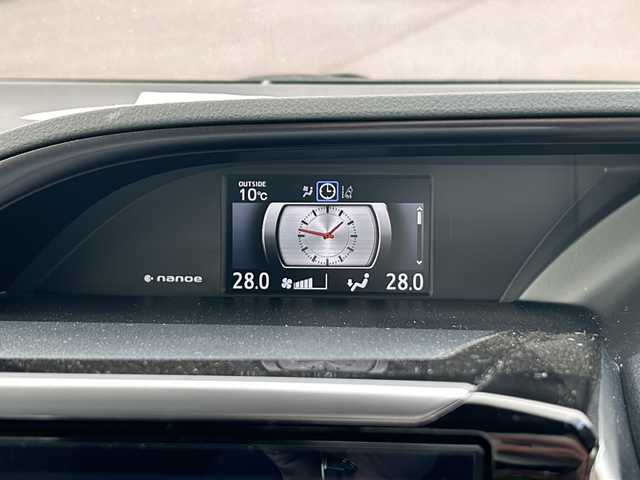 トヨタ エスクァイア ハイブリッド Gi プレミアムパッケージ 岡山県 2019(令1)年 7.6万km ホワイトパールクリスタルシャイン 登録時走行距離75234km/ALPINE１１インチナビ/フルセグTV(AM/FM/CD/DVD/Bluetooth)/バックカメラ/両側パワースライドドア/ドライブレコーダー/レーダー探知機/ビルトインETC/トヨタセーフティセンス/・クルーズコントロール/・オートマチックハイビーム/・プリクラッシュセーフティ/・レーンディバーチャーアラート/D/N席シートヒーター/ステアリングヒーター/１５インチ純正AW/フロアマット