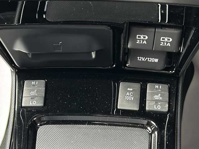 トヨタ エスクァイア ハイブリッド Gi プレミアムパッケージ 岡山県 2019(令1)年 7.6万km ホワイトパールクリスタルシャイン 登録時走行距離75234km/ALPINE１１インチナビ/フルセグTV(AM/FM/CD/DVD/Bluetooth)/バックカメラ/両側パワースライドドア/ドライブレコーダー/レーダー探知機/ビルトインETC/トヨタセーフティセンス/・クルーズコントロール/・オートマチックハイビーム/・プリクラッシュセーフティ/・レーンディバーチャーアラート/D/N席シートヒーター/ステアリングヒーター/１５インチ純正AW/フロアマット