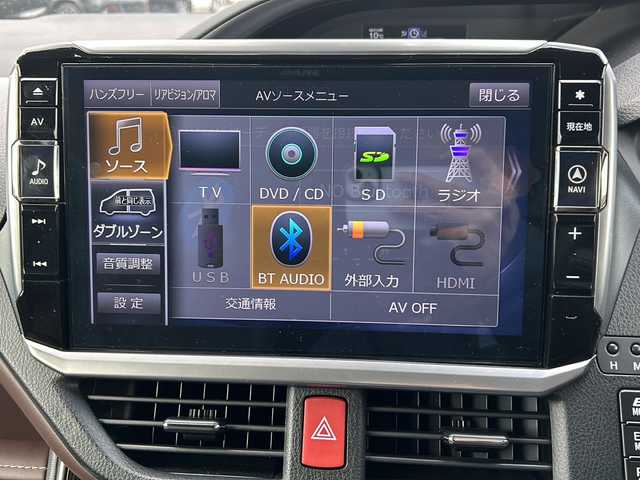 トヨタ エスクァイア ハイブリッド Gi プレミアムパッケージ 岡山県 2019(令1)年 7.6万km ホワイトパールクリスタルシャイン 登録時走行距離75234km/ALPINE１１インチナビ/フルセグTV(AM/FM/CD/DVD/Bluetooth)/バックカメラ/両側パワースライドドア/ドライブレコーダー/レーダー探知機/ビルトインETC/トヨタセーフティセンス/・クルーズコントロール/・オートマチックハイビーム/・プリクラッシュセーフティ/・レーンディバーチャーアラート/D/N席シートヒーター/ステアリングヒーター/１５インチ純正AW/フロアマット