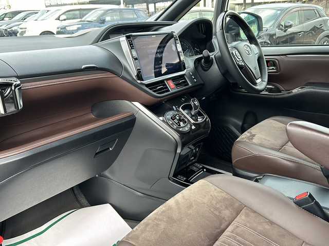 トヨタ エスクァイア ハイブリッド Gi プレミアムパッケージ 岡山県 2019(令1)年 7.6万km ホワイトパールクリスタルシャイン 登録時走行距離75234km/ALPINE１１インチナビ/フルセグTV(AM/FM/CD/DVD/Bluetooth)/バックカメラ/両側パワースライドドア/ドライブレコーダー/レーダー探知機/ビルトインETC/トヨタセーフティセンス/・クルーズコントロール/・オートマチックハイビーム/・プリクラッシュセーフティ/・レーンディバーチャーアラート/D/N席シートヒーター/ステアリングヒーター/１５インチ純正AW/フロアマット