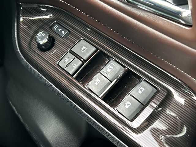 トヨタ エスクァイア ハイブリッド Gi プレミアムパッケージ 岡山県 2019(令1)年 7.6万km ホワイトパールクリスタルシャイン 登録時走行距離75234km/ALPINE１１インチナビ/フルセグTV(AM/FM/CD/DVD/Bluetooth)/バックカメラ/両側パワースライドドア/ドライブレコーダー/レーダー探知機/ビルトインETC/トヨタセーフティセンス/・クルーズコントロール/・オートマチックハイビーム/・プリクラッシュセーフティ/・レーンディバーチャーアラート/D/N席シートヒーター/ステアリングヒーター/１５インチ純正AW/フロアマット