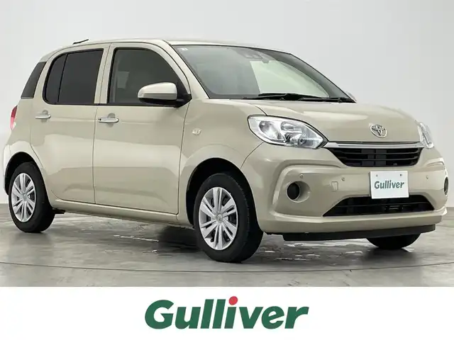 トヨタ パッソ X Lパッケージ 滋賀県 2022(令4)年 2.3万km キナコメタリック 禁煙車/純正ナビ/（Cd/SD/AUX/Bluetooth/フルセグTV）/バックカメラ/前方ドライブレコーダー/ビルトインETC/衝突被害軽減システム/クリアランスソナー/LEDヘッドライト/オートヘッドライト/オートマチックハイビーム/ステアリングリモコン/シートリフター/純正フロアマット/オートリトラーミラー/アイドリングストップ/スマートキー
