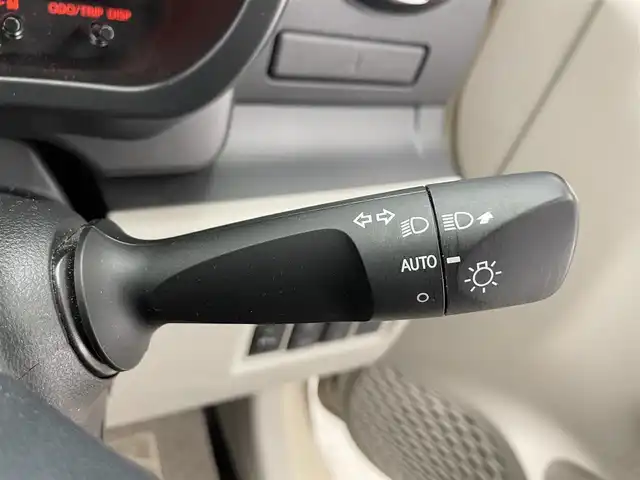 トヨタ パッソ X Lパッケージ 滋賀県 2022(令4)年 2.3万km キナコメタリック 禁煙車/純正ナビ/（Cd/SD/AUX/Bluetooth/フルセグTV）/バックカメラ/前方ドライブレコーダー/ビルトインETC/衝突被害軽減システム/クリアランスソナー/LEDヘッドライト/オートヘッドライト/オートマチックハイビーム/ステアリングリモコン/シートリフター/純正フロアマット/オートリトラーミラー/アイドリングストップ/スマートキー