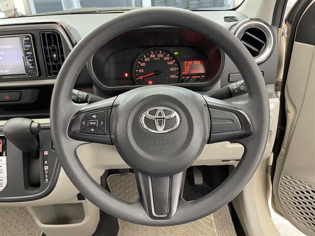 トヨタ パッソ X Lパッケージ 滋賀県 2022(令4)年 2.3万km キナコメタリック 禁煙車/純正ナビ/（Cd/SD/AUX/Bluetooth/フルセグTV）/バックカメラ/前方ドライブレコーダー/ビルトインETC/衝突被害軽減システム/クリアランスソナー/LEDヘッドライト/オートヘッドライト/オートマチックハイビーム/ステアリングリモコン/シートリフター/純正フロアマット/オートリトラーミラー/アイドリングストップ/スマートキー