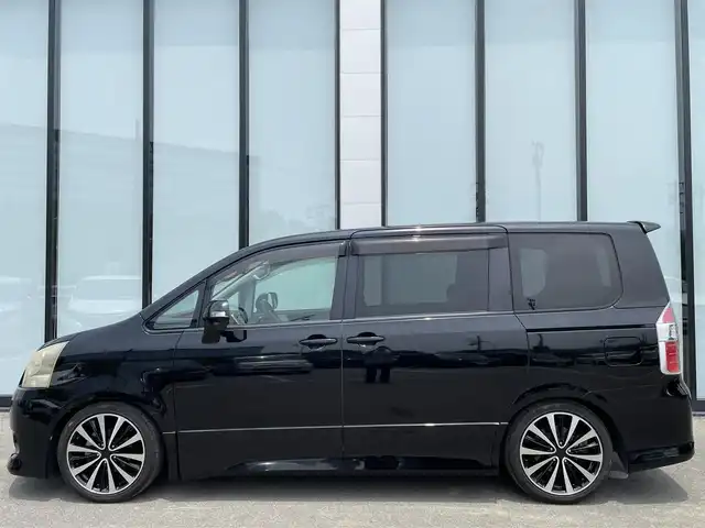 トヨタ ノア Si 大阪府 2009(平21)年 7.4万km ブラック 純正ナビ/   フルセグTV/CD/DVD/Bluetooth/USB/100V電源/バックモニター/９インチ後席モニター/コーナーセンサー/横滑り防止装置/柿本マフラー/BEO resolutionアルミホイール/両側パワースライドドア/ステアリングスイッチ/純正フロアマット/プッシュスタート/スマートキー/ＥＴＣ