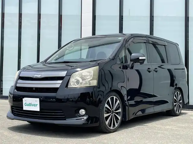 トヨタ ノア Si 大阪府 2009(平21)年 7.4万km ブラック 純正ナビ/   フルセグTV/CD/DVD/Bluetooth/USB/100V電源/バックモニター/９インチ後席モニター/コーナーセンサー/横滑り防止装置/柿本マフラー/BEO resolutionアルミホイール/両側パワースライドドア/ステアリングスイッチ/純正フロアマット/プッシュスタート/スマートキー/ＥＴＣ