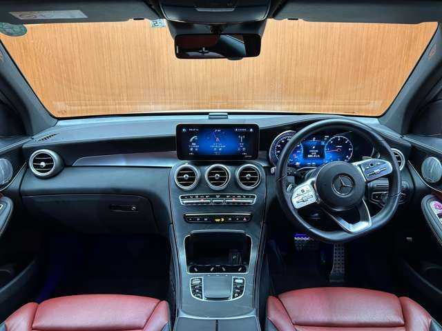 メルセデス・ベンツ ＧＬＣ２２０ d 4マチック AMGライン 千葉県 2020(令2)年 4.9万km ダイヤモンドホワイト レザーエクスクルーシブＰＫＧ　/パノラマＳＲ　/赤黒革シート　/ＡＣＣ　/Ｂｕｒｍｅｓｔｅｒサウンド　/ナビ　/ＴＶ　/３６０°シートヒーター　/電動リアゲート　/オートハイビーム　/衝突軽減Ｂ　/ＢＳＭ　/ＬＫＡ　/ＥＴＣ