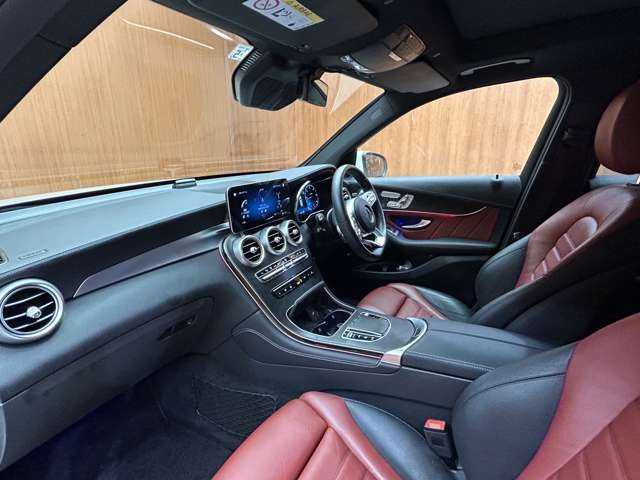 メルセデス・ベンツ ＧＬＣ２２０ d 4マチック AMGライン 千葉県 2020(令2)年 4.9万km ダイヤモンドホワイト レザーエクスクルーシブＰＫＧ　/パノラマＳＲ　/赤黒革シート　/ＡＣＣ　/Ｂｕｒｍｅｓｔｅｒサウンド　/ナビ　/ＴＶ　/３６０°シートヒーター　/電動リアゲート　/オートハイビーム　/衝突軽減Ｂ　/ＢＳＭ　/ＬＫＡ　/ＥＴＣ