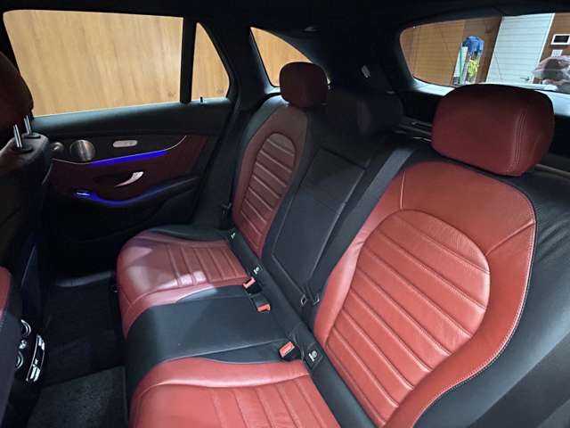 メルセデス・ベンツ ＧＬＣ２２０ d 4マチック AMGライン 千葉県 2020(令2)年 4.9万km ダイヤモンドホワイト レザーエクスクルーシブＰＫＧ　/パノラマＳＲ　/赤黒革シート　/ＡＣＣ　/Ｂｕｒｍｅｓｔｅｒサウンド　/ナビ　/ＴＶ　/３６０°シートヒーター　/電動リアゲート　/オートハイビーム　/衝突軽減Ｂ　/ＢＳＭ　/ＬＫＡ　/ＥＴＣ