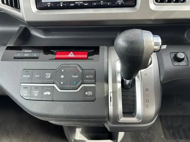 ホンダ ステップワゴン G 埼玉県 2012(平24)年 6.7万km ホワイトオーキッドパール 登録走行距離66580km/ワンセグテレビ/バックカメラ/アイドリングストップ/ドアバイザー/両側スライドドア/ETC/ABS/横滑り防止/ベンチシート/メモリナビ