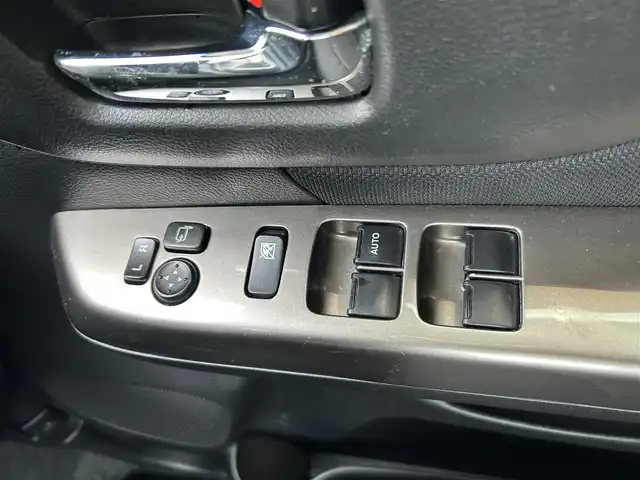 スズキ スペーシア カスタム Z 富山県 2017(平29)年 6.1万km フェニックスレッドパール/ブルーイッシュブラックパール 純正ナビ/フルセグTV/バックカメラ/左サイドカメラ/全方位カメラ/純正14インチAW/シートヒーター（D席）/ドライブレコーダー/Bluetooth/USB端子/ETC/アイドリングストップ/ウィンカーミラー/LEDフォグランプ/スマートキー/プッシュスタート/両側パワースライドドア/スペアキー/サイドシルスポイラー/リアエアロバンパー/ステアリングスイッチ/ドアバイザー/フロントエアロバンパー/サイドシルスポイラー/リアスポイラー/リアエアロバンパー/ボックス付アームレスト