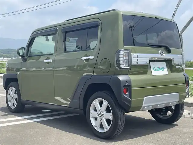 ダイハツ タフト G クロムベンチャー 佐賀県 2022(令4)年 3万km フォレストカーキメタリック スカイフィールトップ/純正SDナビゲーション/・AM/FM/Bluetooth/CD/DVD/フルセグTV/バックカメラ/電動パーキングブレーキ/オートホールド機能/シートヒーター/革巻きステアリング/LEDヘッドライト/・オートマチックハイビーム/純正15インチアルミホイール/前後録画ドライブレコーダー/プッシュスタート/スマートキー/オートエアコン/ETC/新車保証書/取扱説明書/スペアキー1本/スマートアシスト/・衝突警報機能（対車両・対歩行者）/・衝突回避支援ブレーキ機能（対車両・対歩行者）/・誤発進抑制制御機能（前方・後方）/・車線逸脱警報機能/・車線逸脱抑制制御機能/・ふらつき警報機能/・先行車発進お知らせ機能/・標識認識機能