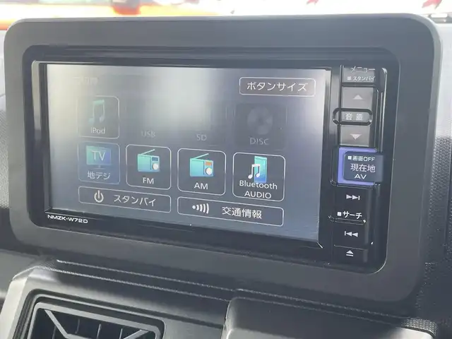 ダイハツ タフト G クロムベンチャー 佐賀県 2022(令4)年 3万km フォレストカーキメタリック スカイフィールトップ/純正SDナビゲーション/・AM/FM/Bluetooth/CD/DVD/フルセグTV/バックカメラ/電動パーキングブレーキ/オートホールド機能/シートヒーター/革巻きステアリング/LEDヘッドライト/・オートマチックハイビーム/純正15インチアルミホイール/前後録画ドライブレコーダー/プッシュスタート/スマートキー/オートエアコン/ETC/新車保証書/取扱説明書/スペアキー1本/スマートアシスト/・衝突警報機能（対車両・対歩行者）/・衝突回避支援ブレーキ機能（対車両・対歩行者）/・誤発進抑制制御機能（前方・後方）/・車線逸脱警報機能/・車線逸脱抑制制御機能/・ふらつき警報機能/・先行車発進お知らせ機能/・標識認識機能