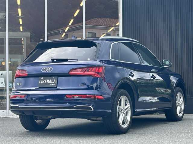 アウディ Ｑ５ 40TDIクワトロ 福岡県 2019(令1)年 2.9万km 紺 アダプティブクルーズコントロール/ブラインドスポットモニター/レーンキープアシスト/バーチャルコックピット/マトリクスLEDライト/オートハイビーム/ハーフレザーシート/全席シートヒーター/純正ナビ/フルセグTV/全方位カメラ/Bluetooth/パワーバックドア/オートワイパー　/前後ドライブレコーダー/純正19インチアルミホイール/ETC2.0/取扱説明書/保証書/スペアキー×1