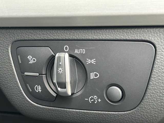 アウディ Ｑ５ 40TDIクワトロ 福岡県 2019(令1)年 2.9万km 紺 アダプティブクルーズコントロール/ブラインドスポットモニター/レーンキープアシスト/バーチャルコックピット/マトリクスLEDライト/オートハイビーム/ハーフレザーシート/全席シートヒーター/純正ナビ/フルセグTV/全方位カメラ/Bluetooth/パワーバックドア/オートワイパー　/前後ドライブレコーダー/純正19インチアルミホイール/ETC2.0/取扱説明書/保証書/スペアキー×1