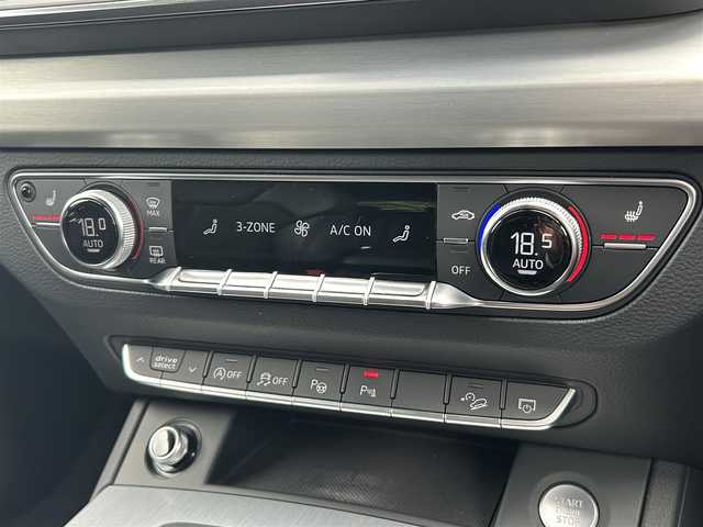 アウディ Ｑ５ 40TDIクワトロ 福岡県 2019(令1)年 2.9万km 紺 アダプティブクルーズコントロール/ブラインドスポットモニター/レーンキープアシスト/バーチャルコックピット/マトリクスLEDライト/オートハイビーム/ハーフレザーシート/全席シートヒーター/純正ナビ/フルセグTV/全方位カメラ/Bluetooth/パワーバックドア/オートワイパー　/前後ドライブレコーダー/純正19インチアルミホイール/ETC2.0/取扱説明書/保証書/スペアキー×1