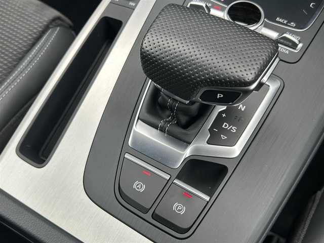 アウディ Ｑ５ 40TDIクワトロ 福岡県 2019(令1)年 2.9万km 紺 アダプティブクルーズコントロール/ブラインドスポットモニター/レーンキープアシスト/バーチャルコックピット/マトリクスLEDライト/オートハイビーム/ハーフレザーシート/全席シートヒーター/純正ナビ/フルセグTV/全方位カメラ/Bluetooth/パワーバックドア/オートワイパー　/前後ドライブレコーダー/純正19インチアルミホイール/ETC2.0/取扱説明書/保証書/スペアキー×1