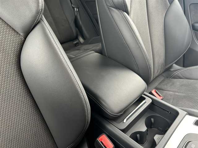 アウディ Ｑ５ 40TDIクワトロ 福岡県 2019(令1)年 2.9万km 紺 アダプティブクルーズコントロール/ブラインドスポットモニター/レーンキープアシスト/バーチャルコックピット/マトリクスLEDライト/オートハイビーム/ハーフレザーシート/全席シートヒーター/純正ナビ/フルセグTV/全方位カメラ/Bluetooth/パワーバックドア/オートワイパー　/前後ドライブレコーダー/純正19インチアルミホイール/ETC2.0/取扱説明書/保証書/スペアキー×1