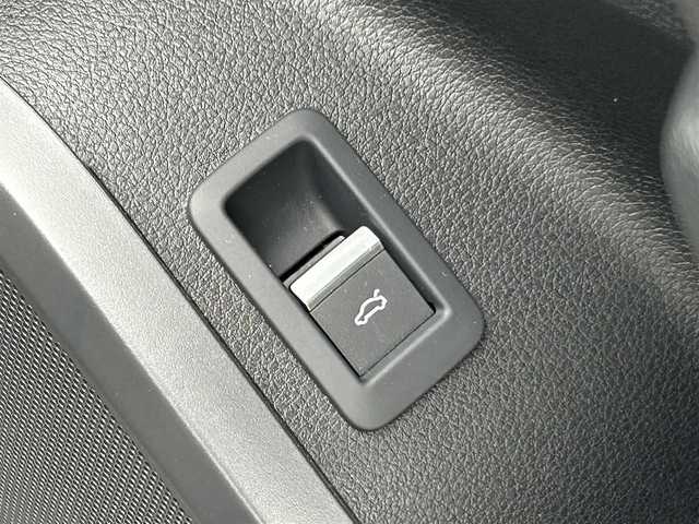 アウディ Ｑ５ 40TDIクワトロ 福岡県 2019(令1)年 2.9万km 紺 アダプティブクルーズコントロール/ブラインドスポットモニター/レーンキープアシスト/バーチャルコックピット/マトリクスLEDライト/オートハイビーム/ハーフレザーシート/全席シートヒーター/純正ナビ/フルセグTV/全方位カメラ/Bluetooth/パワーバックドア/オートワイパー　/前後ドライブレコーダー/純正19インチアルミホイール/ETC2.0/取扱説明書/保証書/スペアキー×1