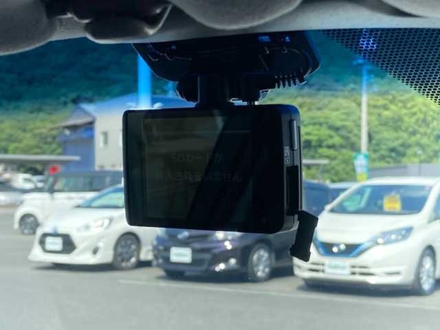 トヨタ クラウン アスリート S-T 愛媛県 2015(平27)年 8.9万km ホワイトパールクリスタルシャイン メーカーオプションナビ /・CD/DVD/Blu-ray/フルセグTV /・Bluetooth/MSV/USB/AUX /全方位モニター/・フロントカメラ/・バックカメラ /前方ドライブレコーダー /ビルトインETC /革シート /・D/N席パワーシート /・D/N席シートヒーター /・D/N席エアーシート/クルーズコントロール/パドルシフト/コーナーセンサー/純正アルミホイール/アイドリングストップ/クラウンロゴカーテシーランプ/LEDオートライト/・フォグランプ/プッシュスタート/電動格納ミラー/・ウィンカーミラー /取扱説明書/保証書